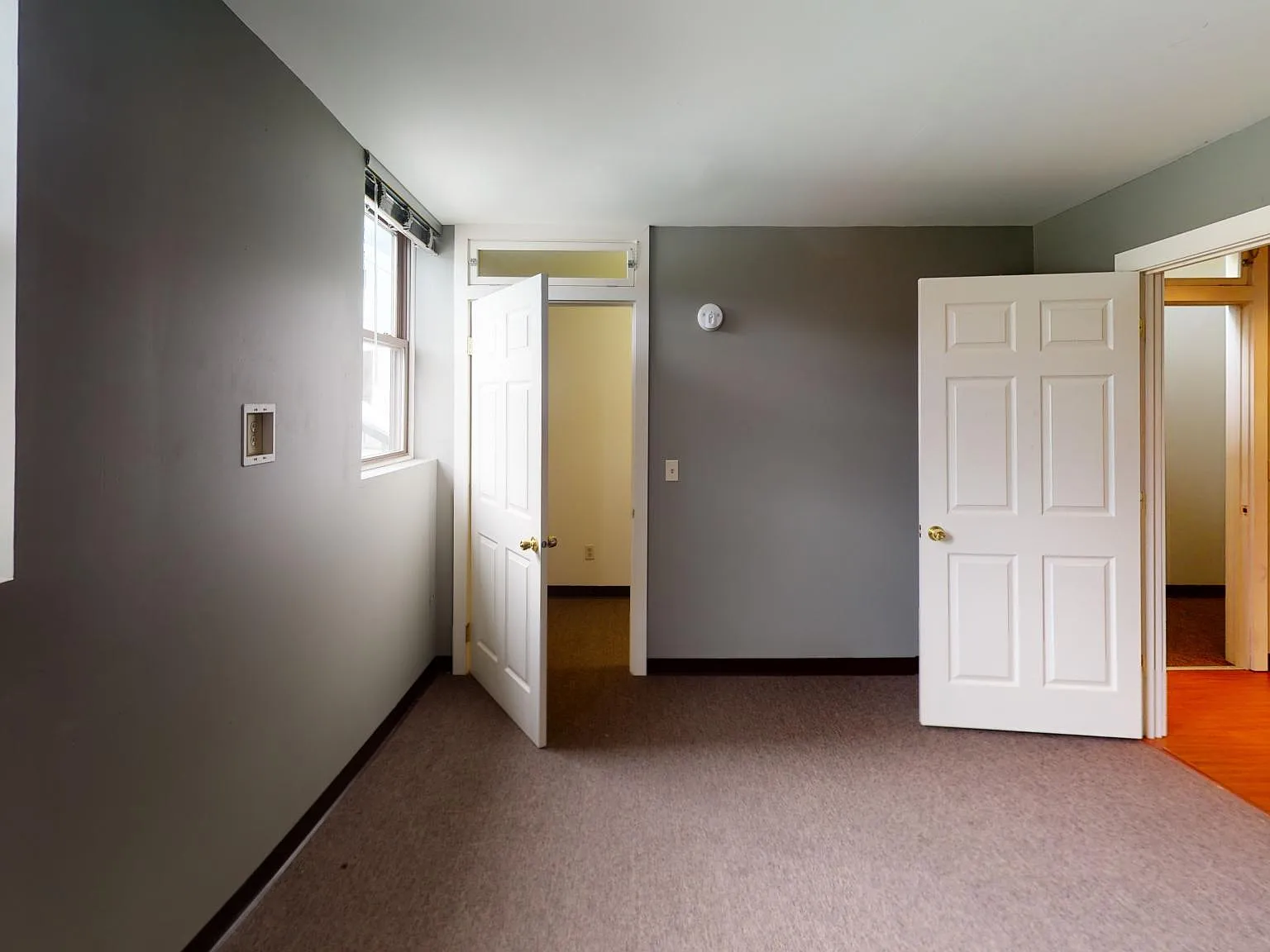1 bed, 800 sqft, $2,040 — Photo 3