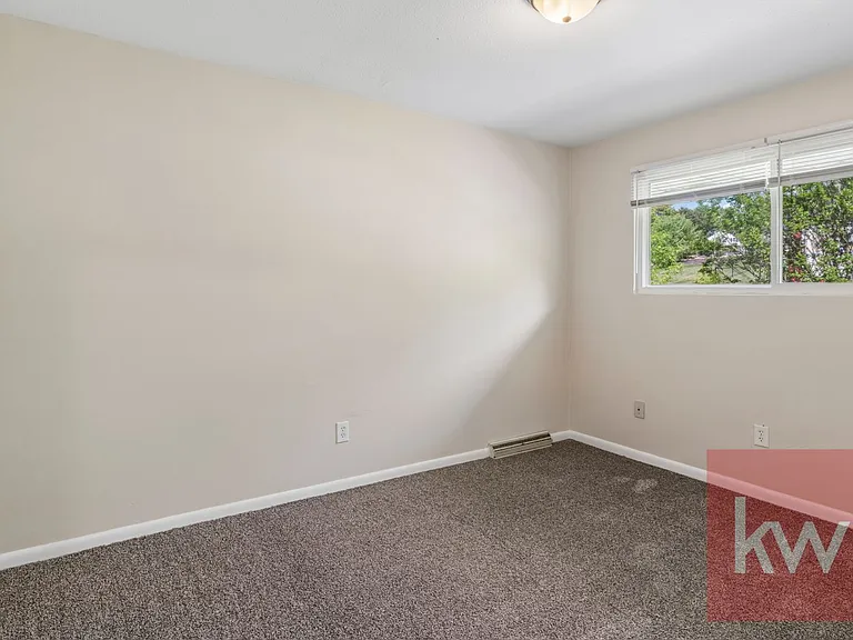 340 E Carters Valley Rd — Photo 19