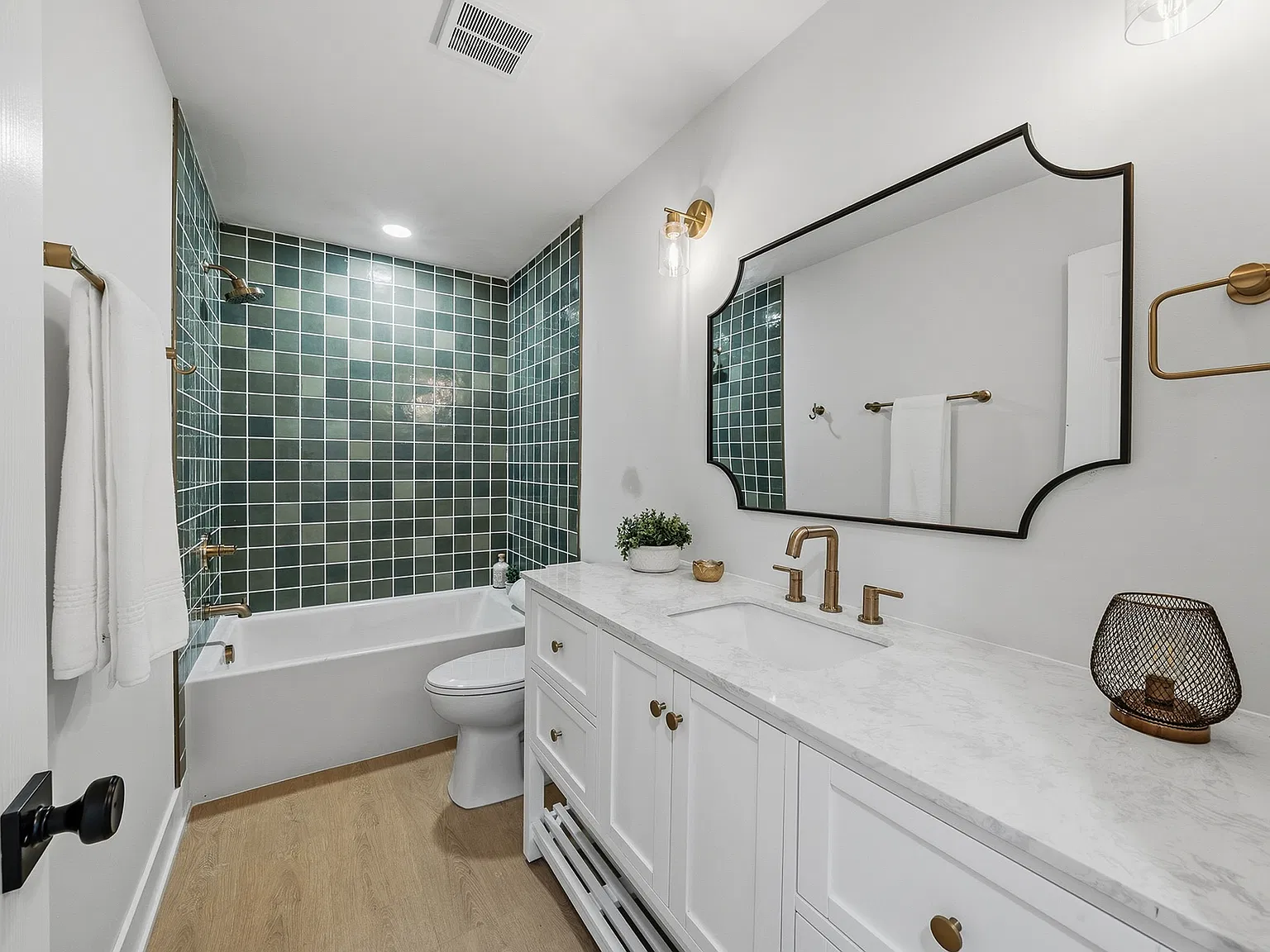 4 bed, 2500 sqft, $5,000 — Photo 3