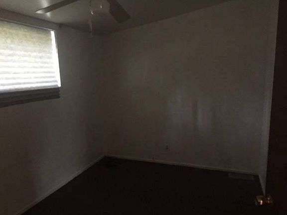 2nd image of 218 W Holbrook Ave