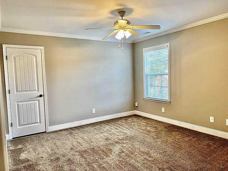 609 Cannock Ct — Photo 34