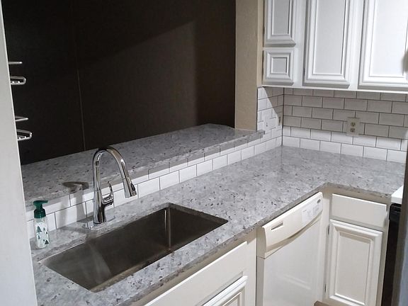 2nd image of 1812 Marguerite St