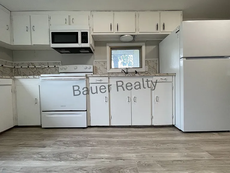 844 Lake Dr — Photo 8