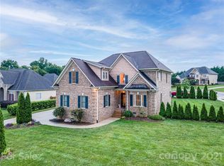 100 Chappie Dr, Mount Holly, NC 28120