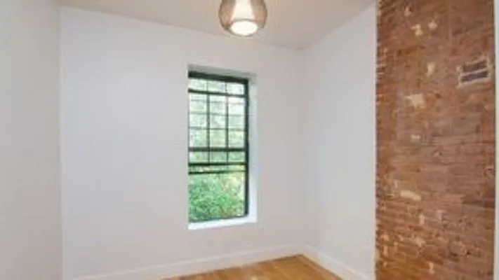 Rented by Nooklyn NYC LLC | media 4
