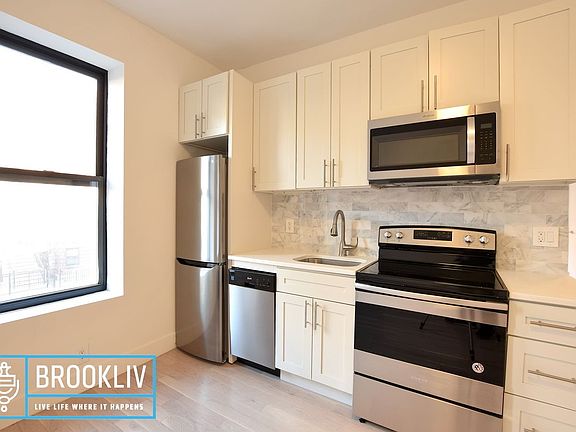 2nd image of 1236 Pacific St APT 2C