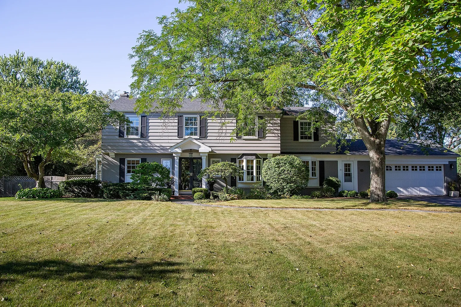 876 Lane Lorraine photo 1