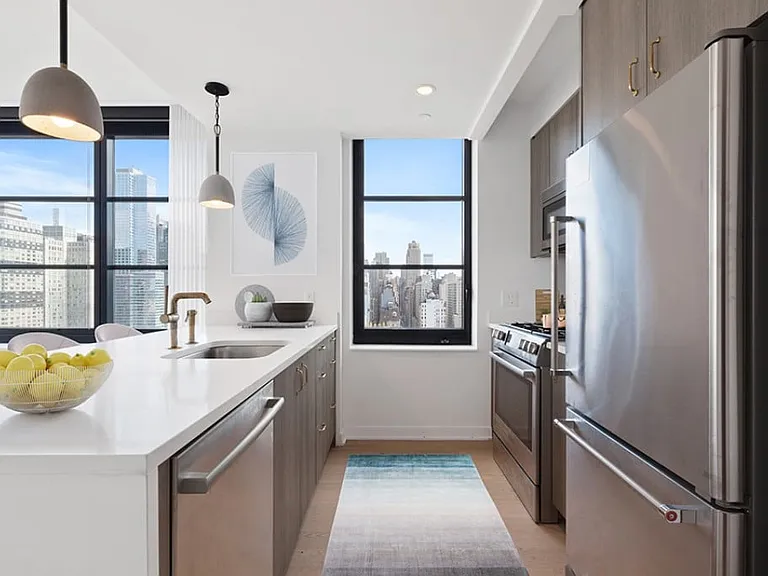 515 W 38th St #29E — Photo 8