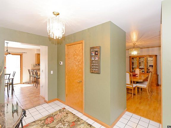 5th image of 25 Heminway Ln
