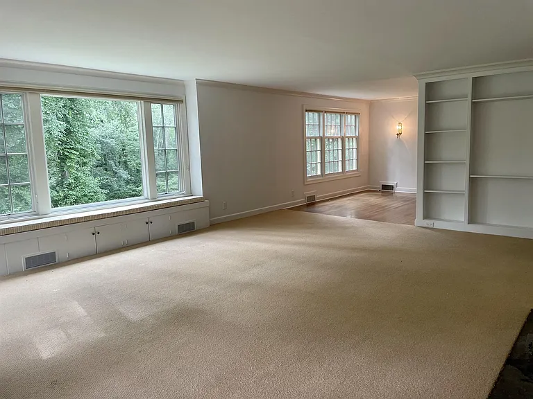920 Redding Rd — Photo 8