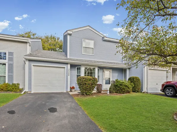 3320 Greenwich Ln, Island Lake, IL 60042