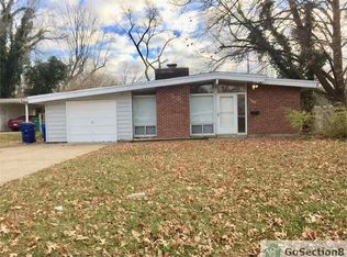 760 Robinwood Dr, Florissant, MO 63033