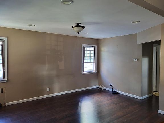 2nd image of 26007 81st Ave