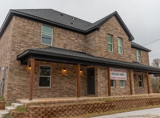 1382 N Porter Rd, Fayetteville, AR 72703