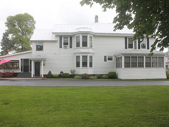 2nd image of 115 Franklin St
