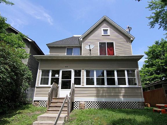 2nd image of 919 Margaret St