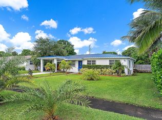 423 Hawthorne Dr, Lake Park, FL 33403