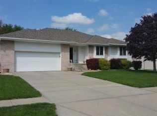 3310 N 11th St, Carter Lake, IA 51510