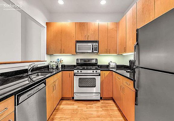 5th image of 29 W 69th St APT 5