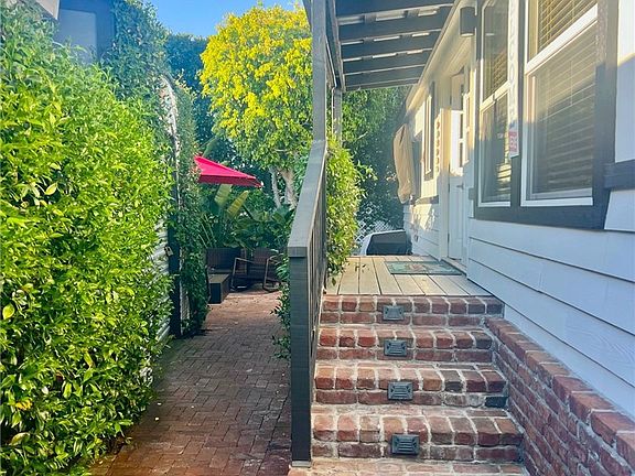 4th image of 209 Tremont Dr