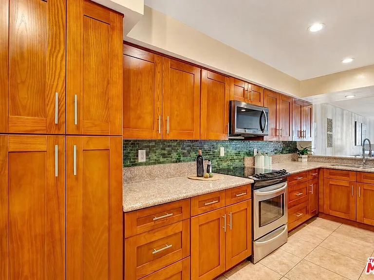 1900 Vine St #103 — Photo 11