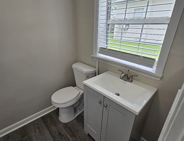211 Oak St #2 — Photo 12