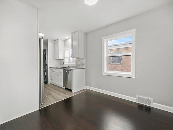 5th image of 906 Dunlop Ave