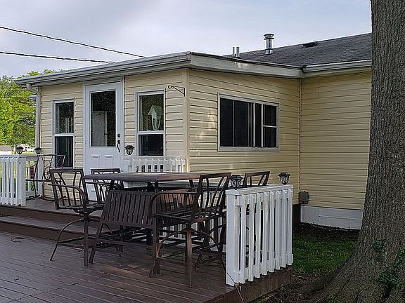 2nd image of 2621 Hemlock Ave