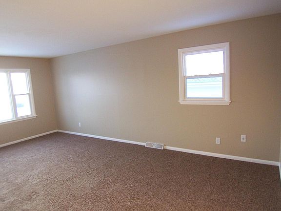 4th image of 7926 North Dr #2