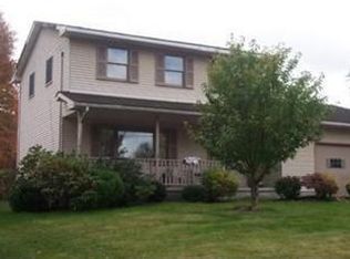 639 Meadowland Dr, Hubbard, OH