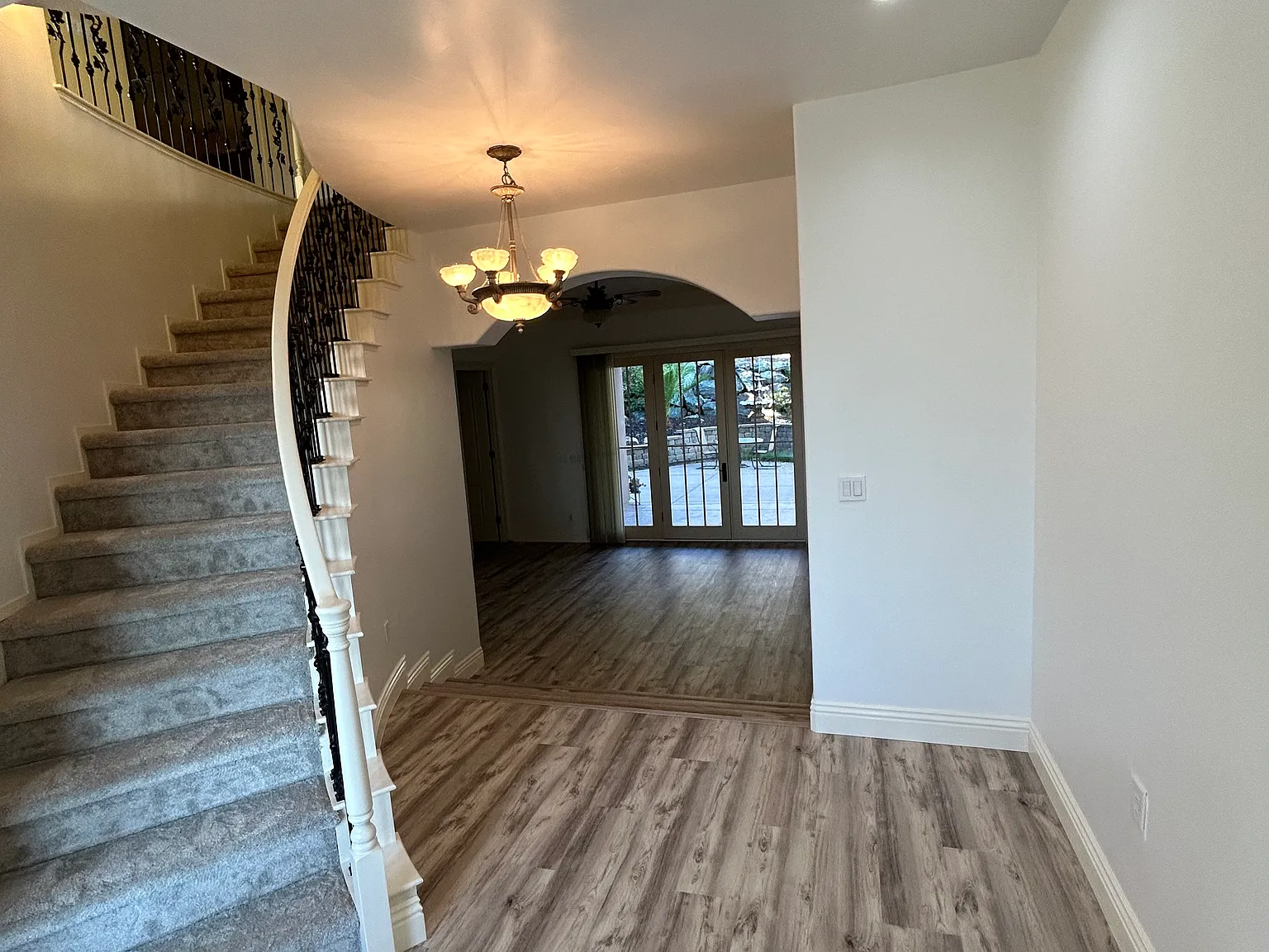 4 bed, 4417 sqft, $5,995 — Photo 4