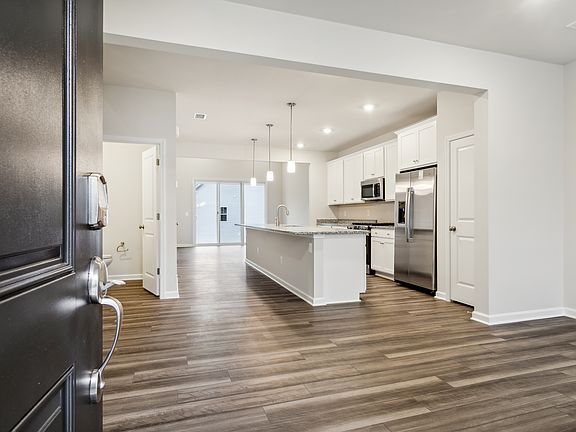 4th image of 4107 Isaac Cir