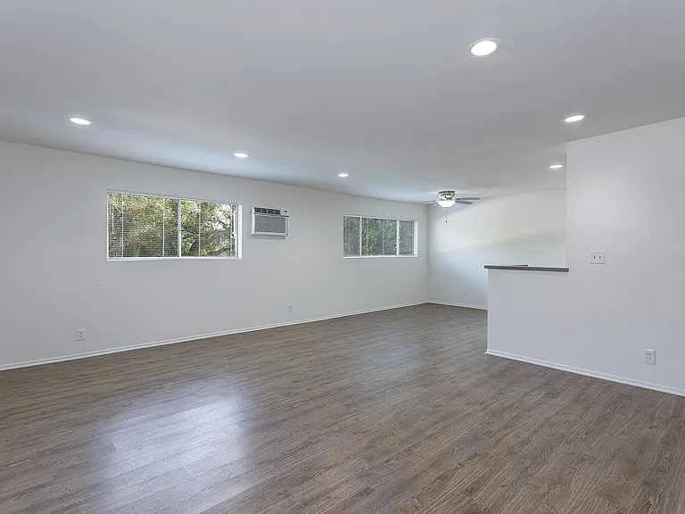 660 W Sierra Madre Blvd #E — Photo 4