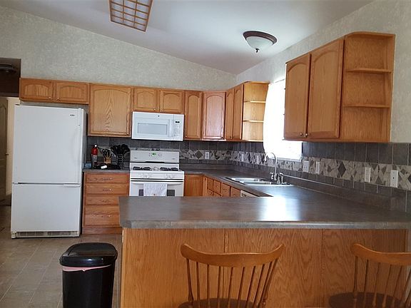 4th image of 669 N Saddle Rock Dr