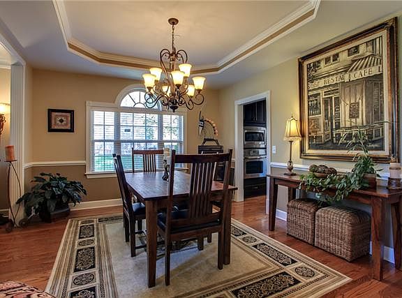 5th image of 2056 Catalina Way