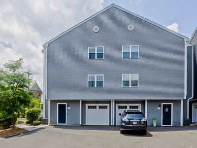 1 Canal St Unit 1D, South Hadley, MA, 01075