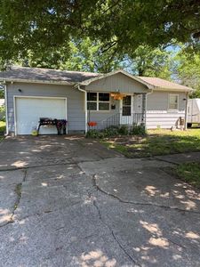 210 W Walnut St, Girard, KS, 66743