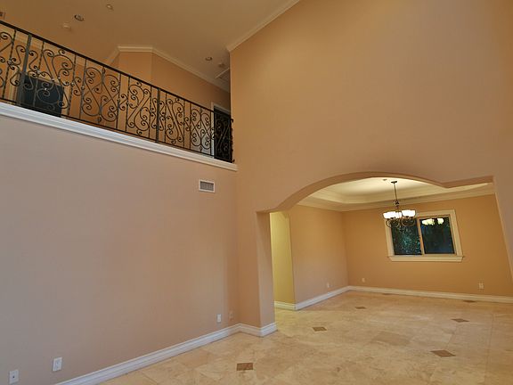 3rd image of 10633 Hillrose Cir