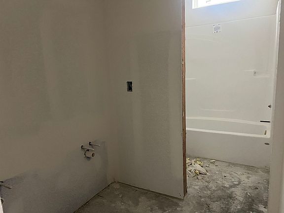 5th image of 196 Independence Dr