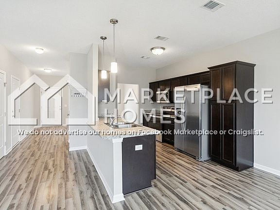 5th image of 1012 Sweetbay Ct