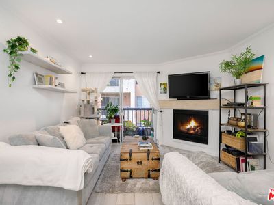 5500 Owensmouth Ave APT 217, Woodland Hills, CA, 91367