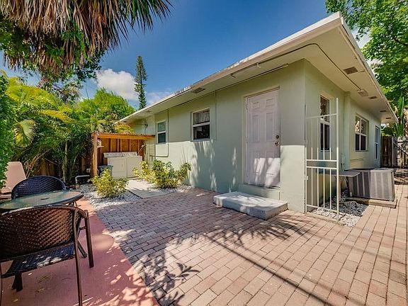 5th image of 1115 NE 15th Avenue