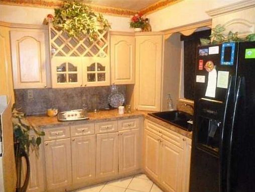 2nd image of 1832 Lauderdale Manor Dr