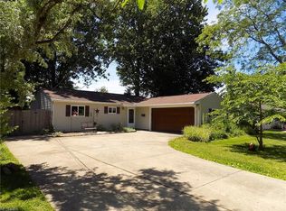 34341 W Point Dr, North Ridgeville, OH 44039