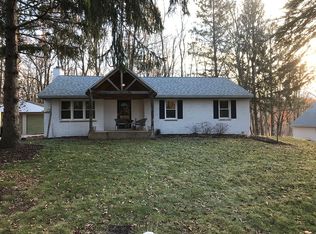 1655 Indian Garden Ln, Milford, MI 48380