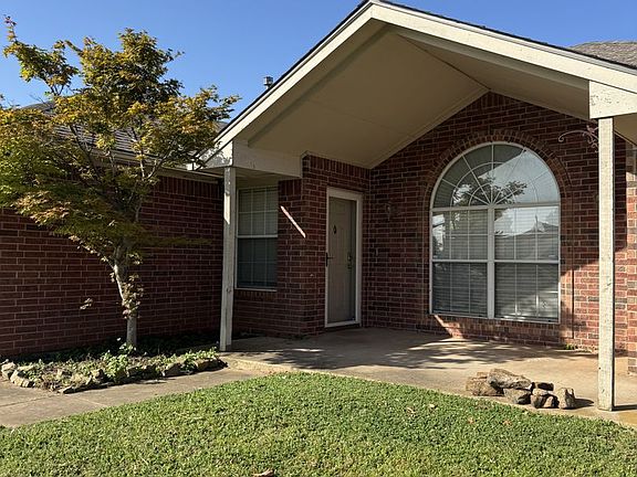 2nd image of 700 Glen Ellen Cir