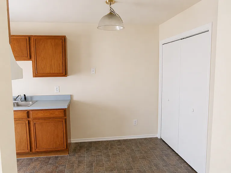 1710 Benttree Dr #B — Photo 9