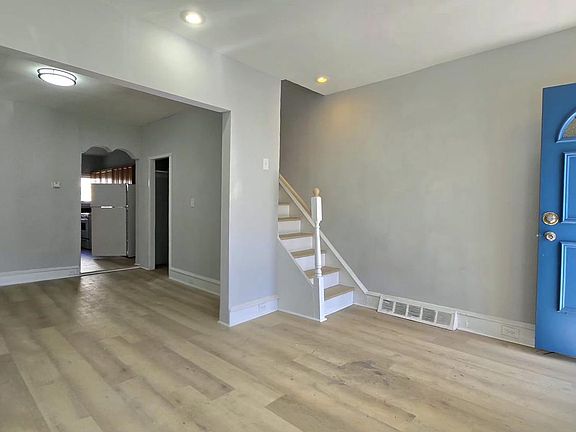 3rd image of 431 W Wellens Ave