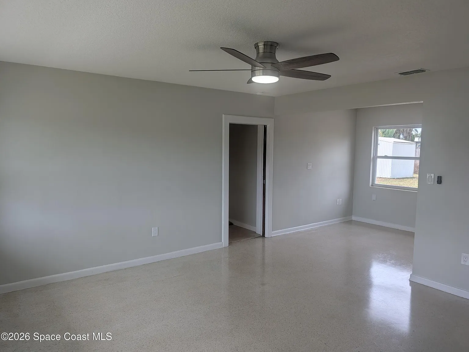 3 bed, 2.0 bath, 1152 sqft, $1,825 — Photo 4