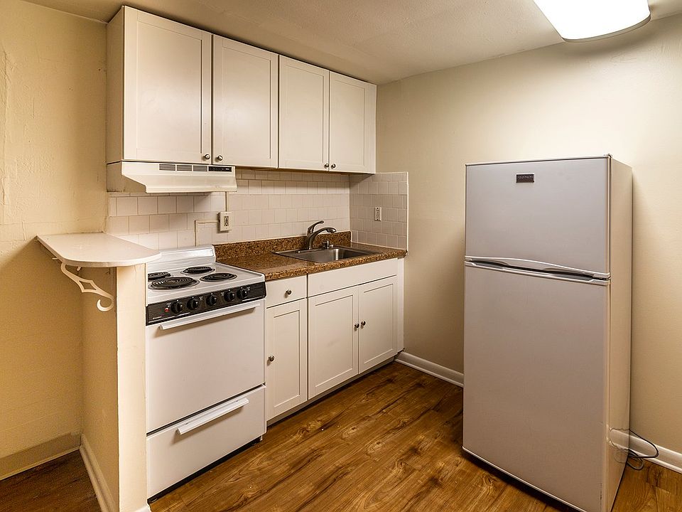 LL studio with private yard .Available now $1195